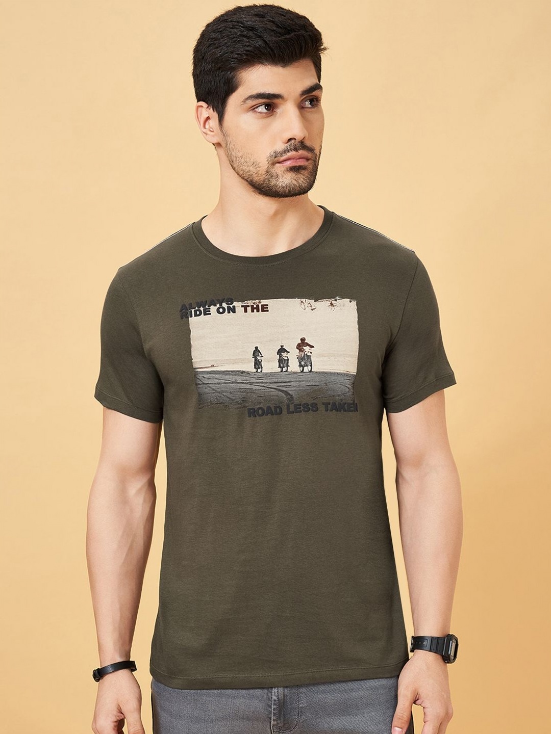 

SF JEANS by Pantaloons Men Graphic Printed Round Neck Cotton Slim Fit T-Shirt, Olive