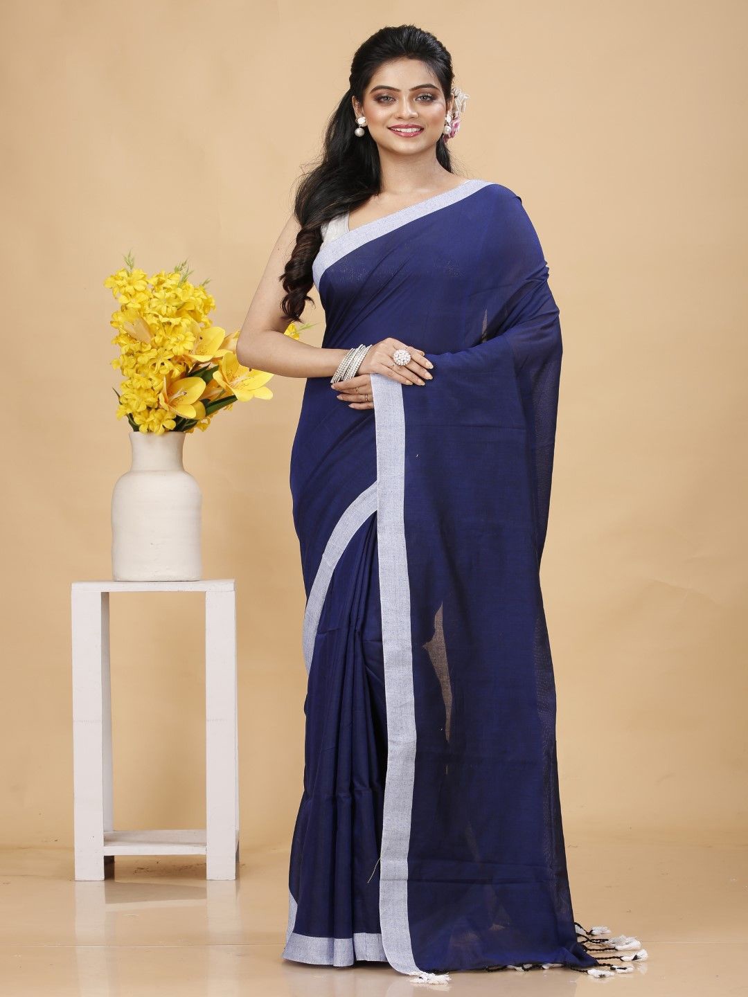 

Bong ButiQ Taant Saree, Navy blue