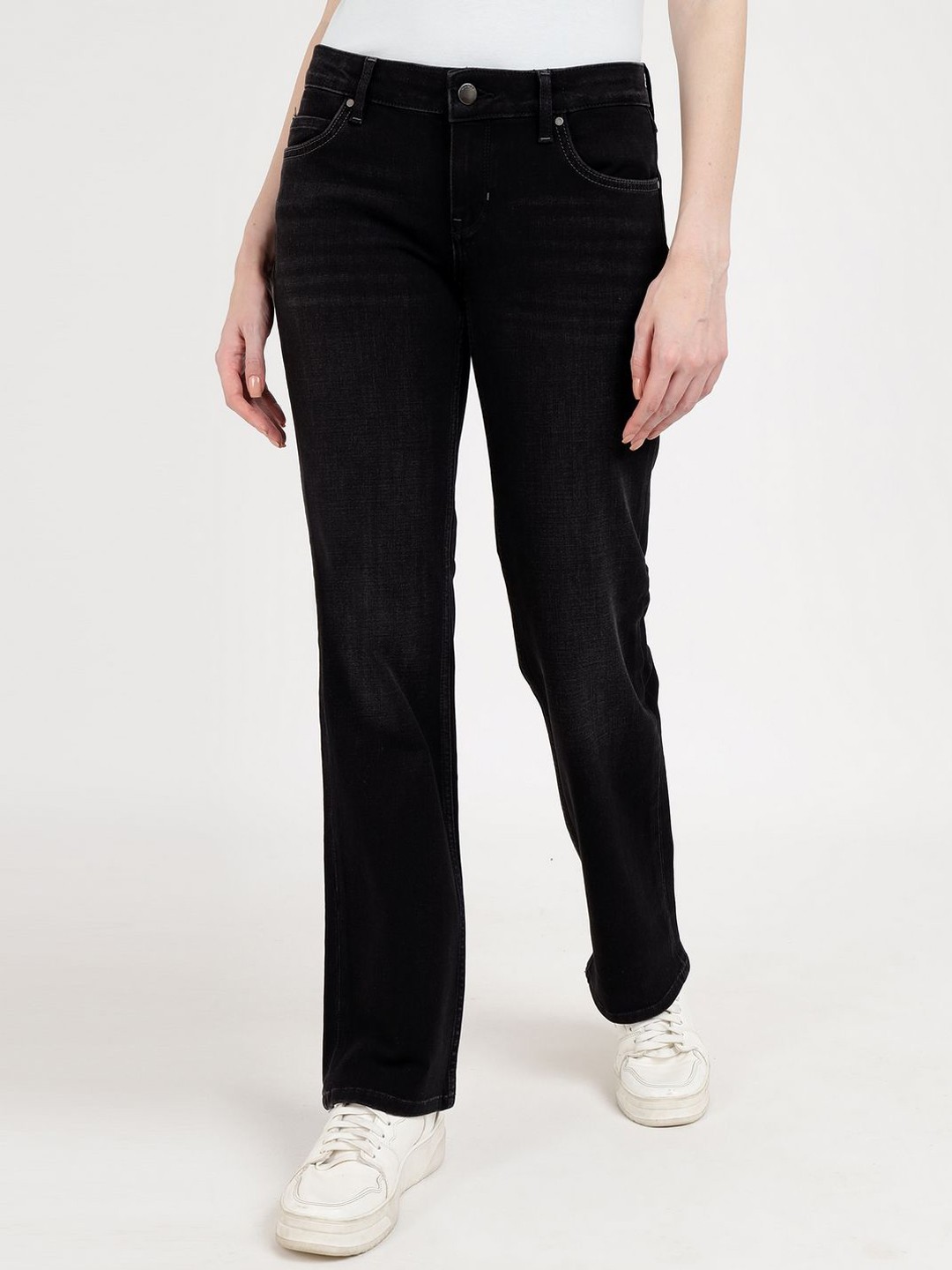 

GUESS Women Straight Fit High-Rise Mildly Distressed Jeans, Black
