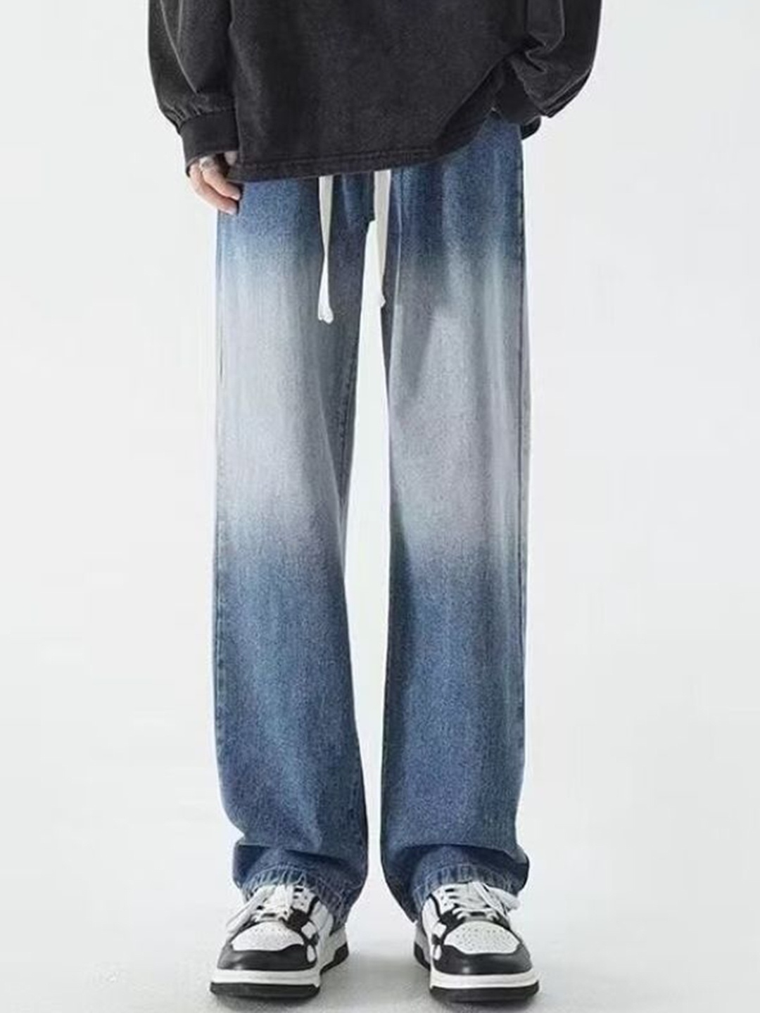 

StyleCast Men Straight Fit Mid-Rise Heavy Fade Jeans, Blue