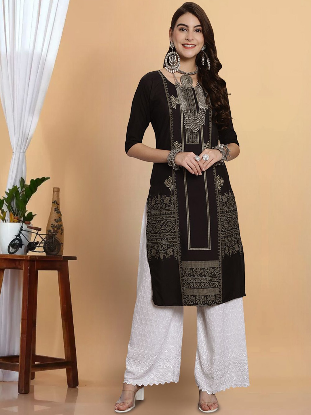 

7Threads Women Yoke Design Keyhole Neck Floral Crepe Kurta, Multi