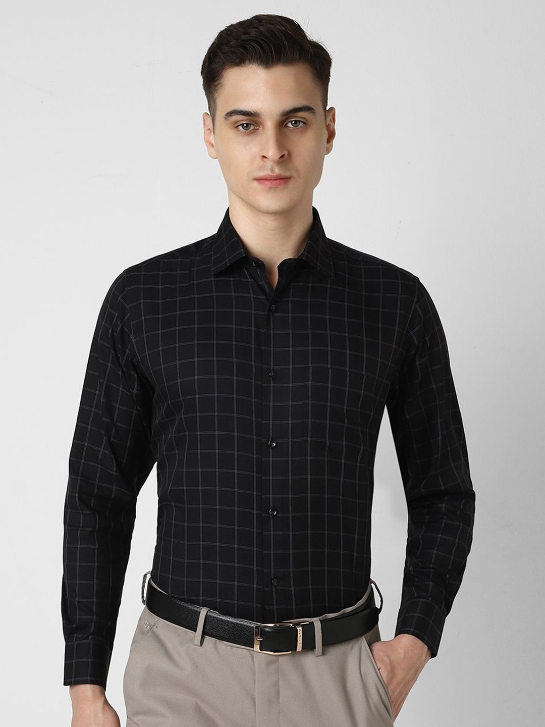

Van Heusen Men Grid Tattersall Checks Opaque Checked Formal Shirt, Black