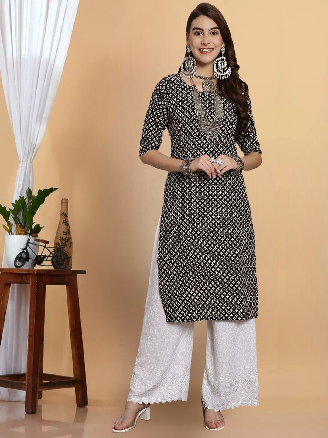 

7Threads Women Thread Work Floral Crepe Kurta, Multi