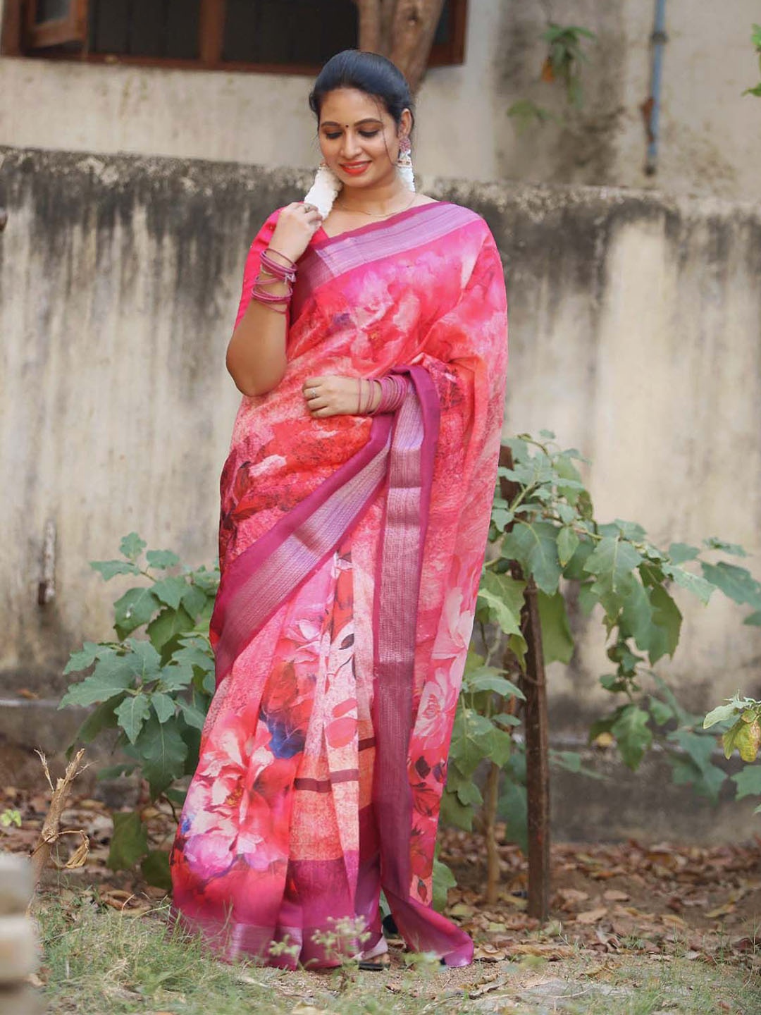 

Kaizen TEXO FAB Floral Zari Khadi Saree, Pink