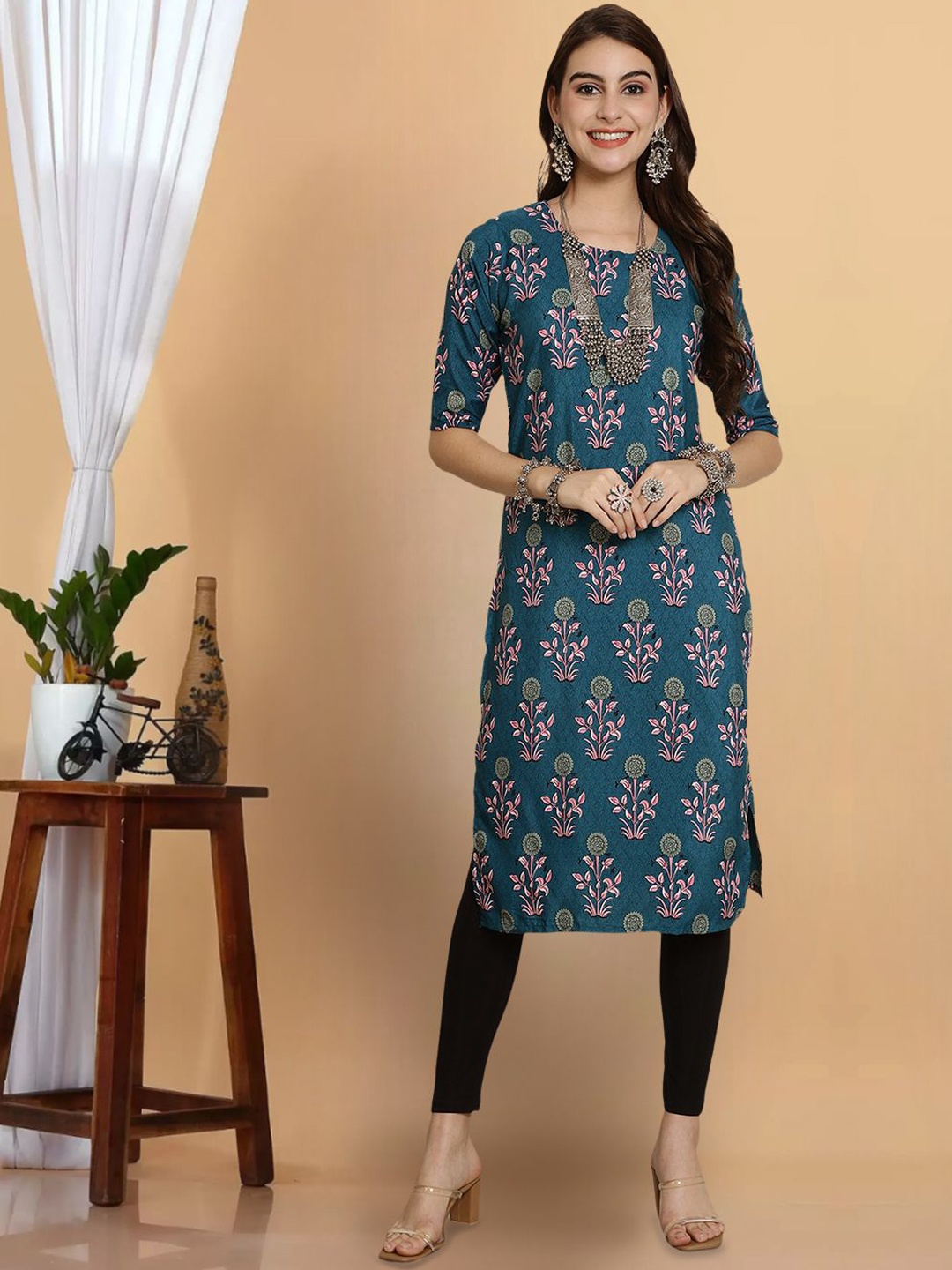 

7Threads Women Floral Printed Sequinned Floral Crepe Anarkali Kurta, Multi