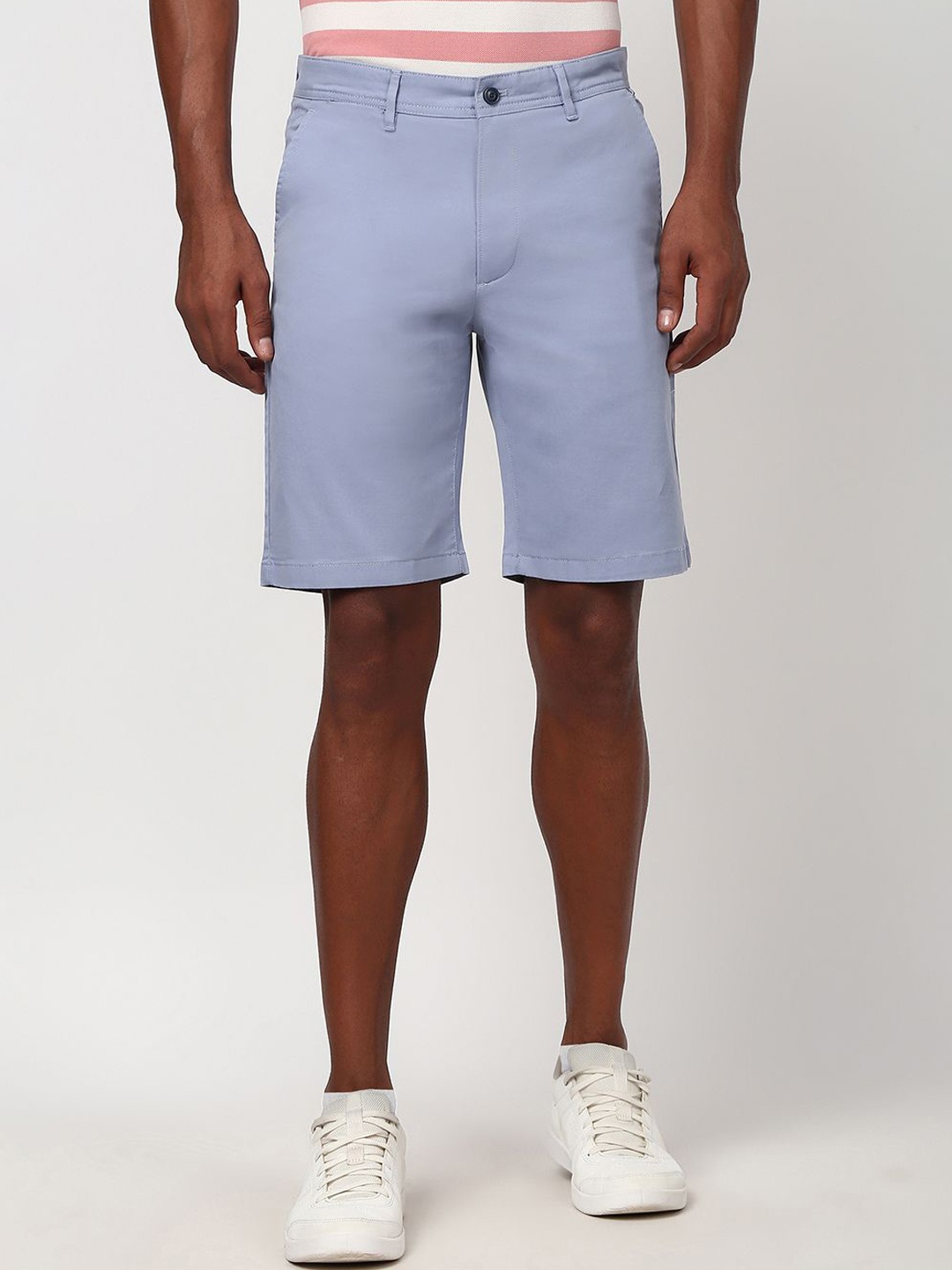 

Peter England Men Solid Shorts, Blue