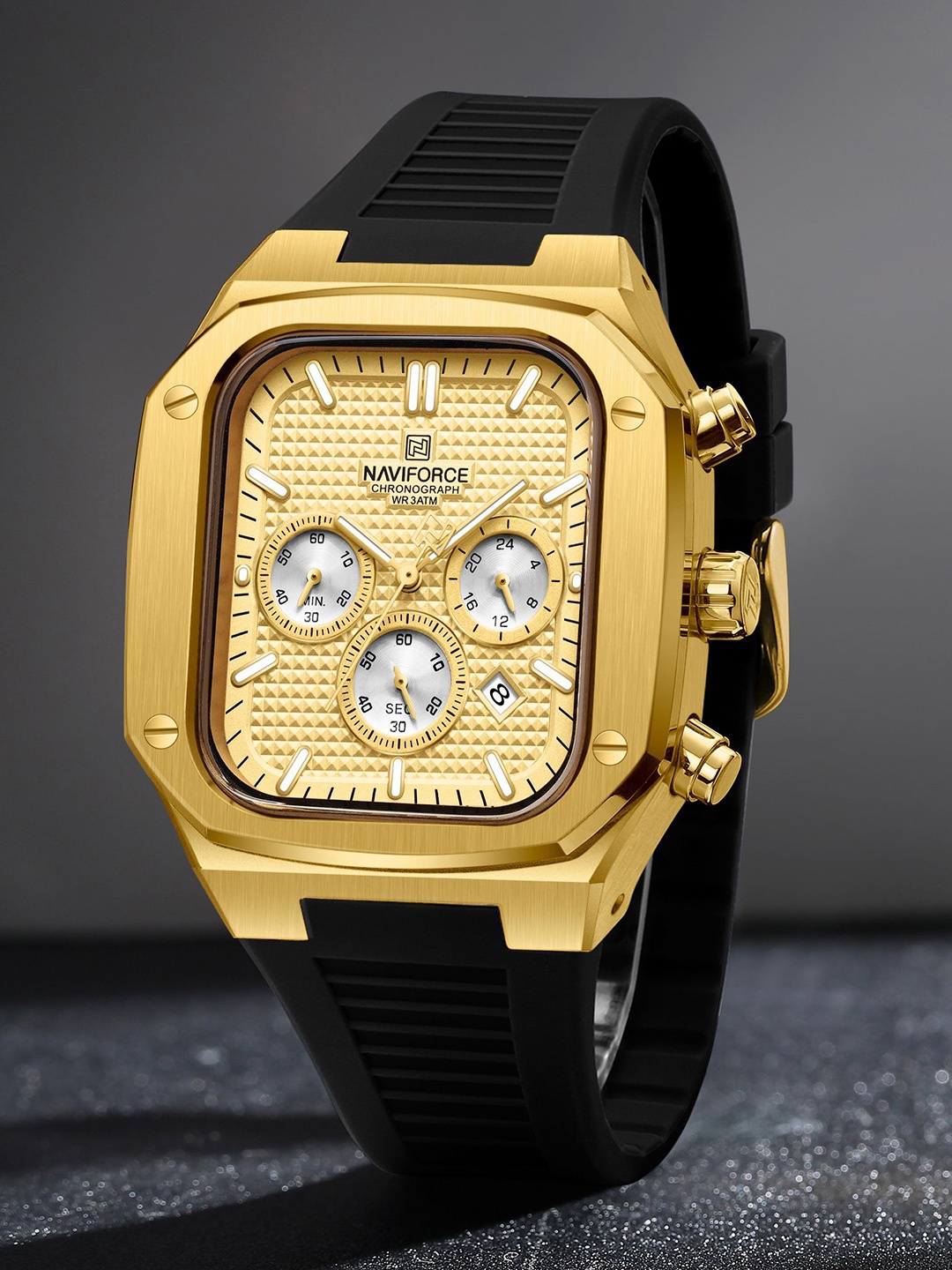 

Naviforce Men Dial & Straps Analogue Chronograph Watch NF8037 GGB, Gold