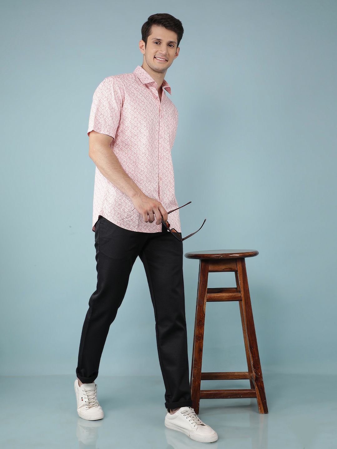 

Crimsoune Club Men Classic Slim Fit Opaque Printed Casual Shirt, Pink