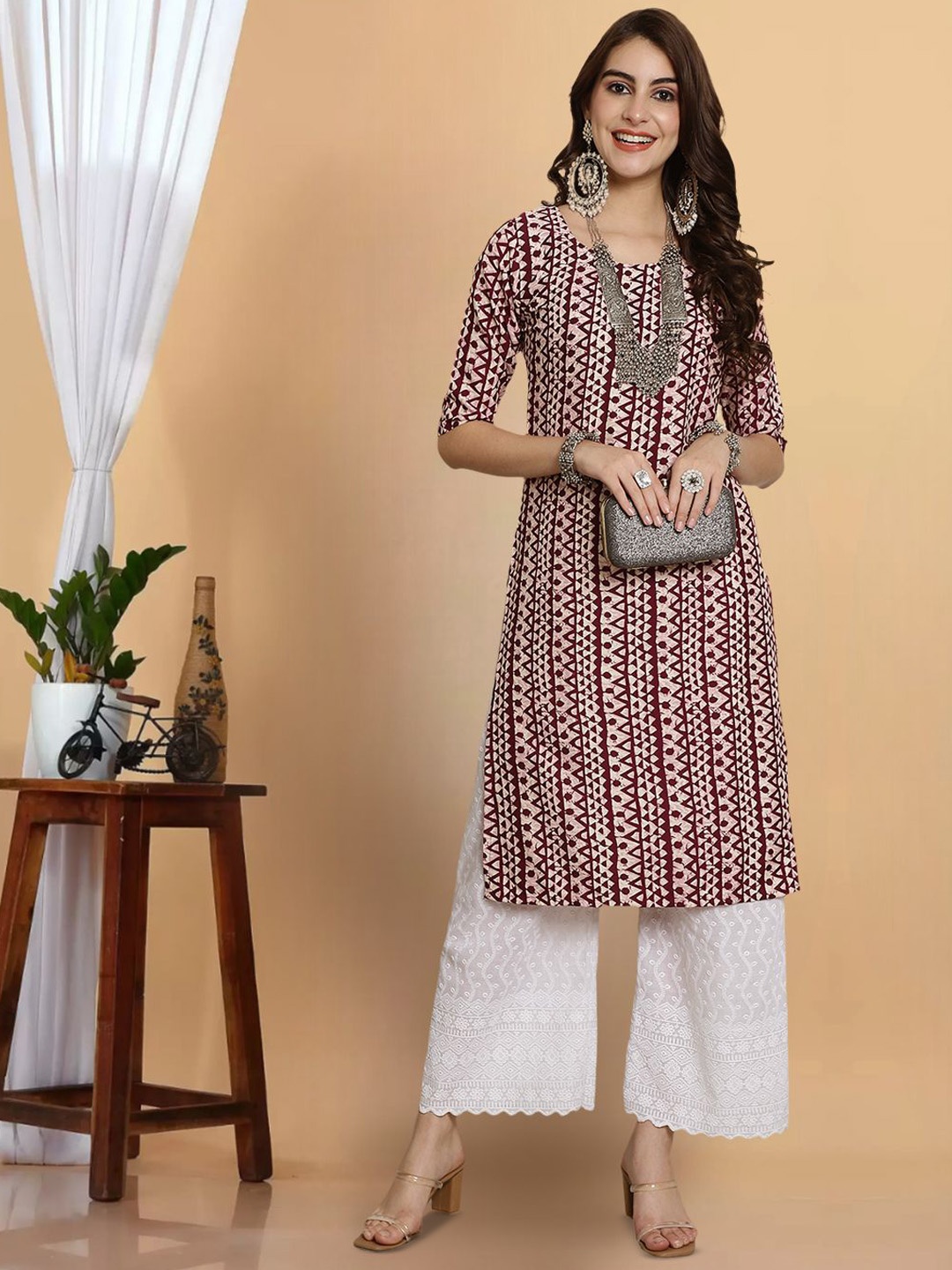 

7Threads Women Printed Mirror Work Floral Crepe Kurta, Multi