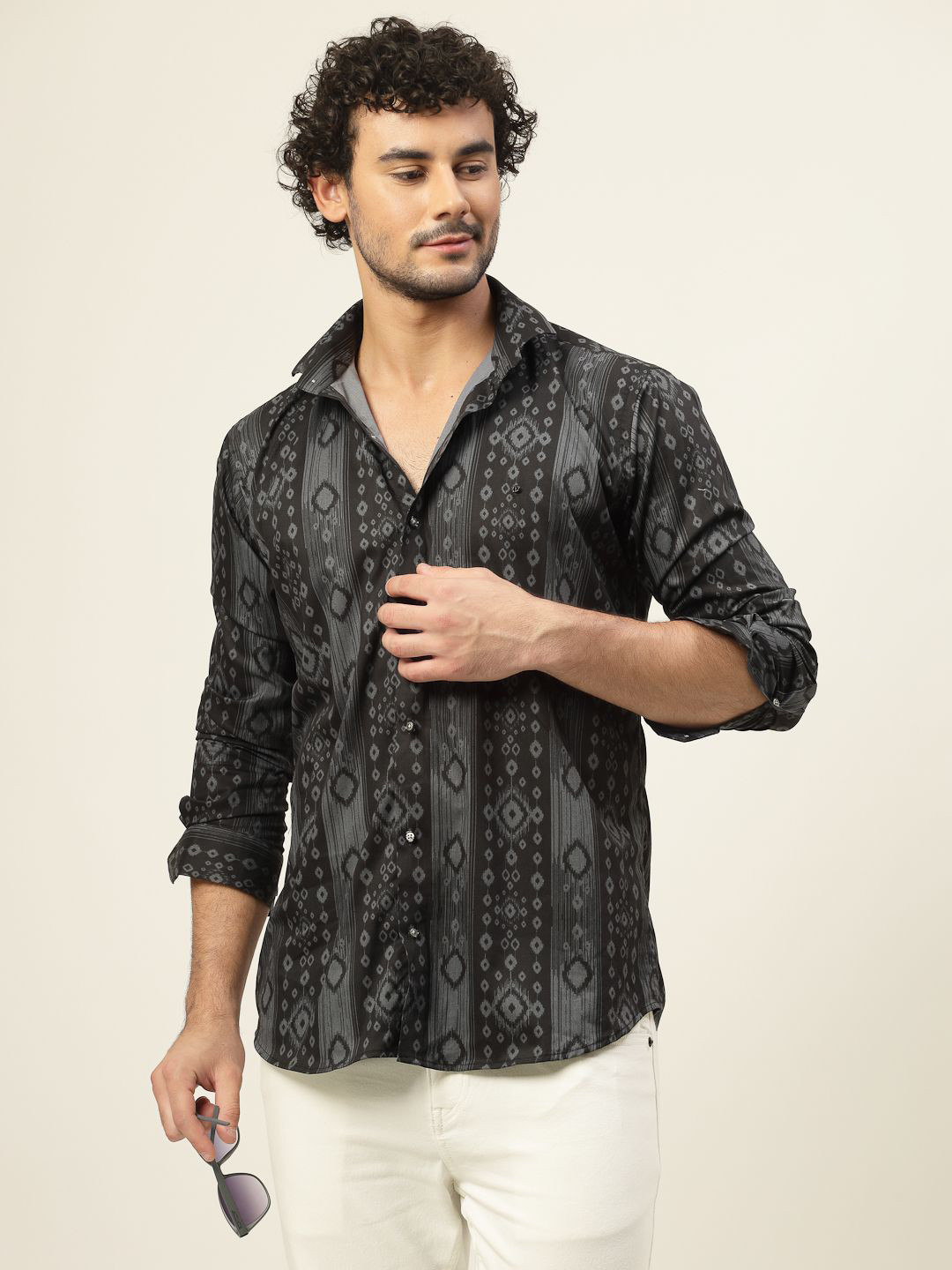 

JADEBERRY Men Classic Slim Fit Opaque Printed Party Shirt, Black