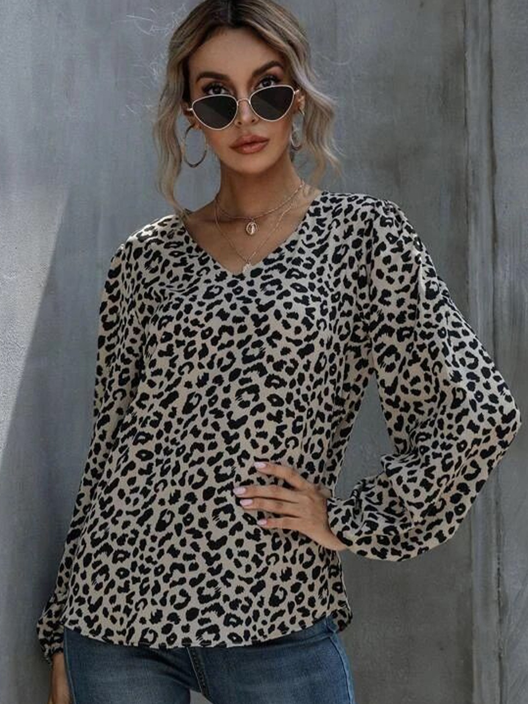 

Stylecast X Slyck Animal Printed V-Neck Regular Sleeve Top, Black