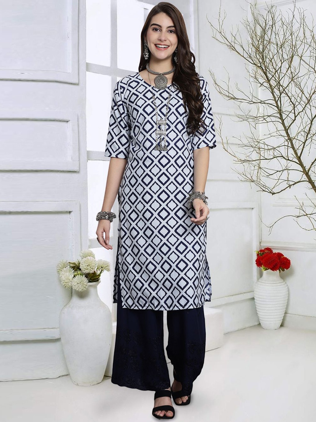 

7Threads Women Geometric Printed Mirror Work Floral Crepe Kurta, Multi