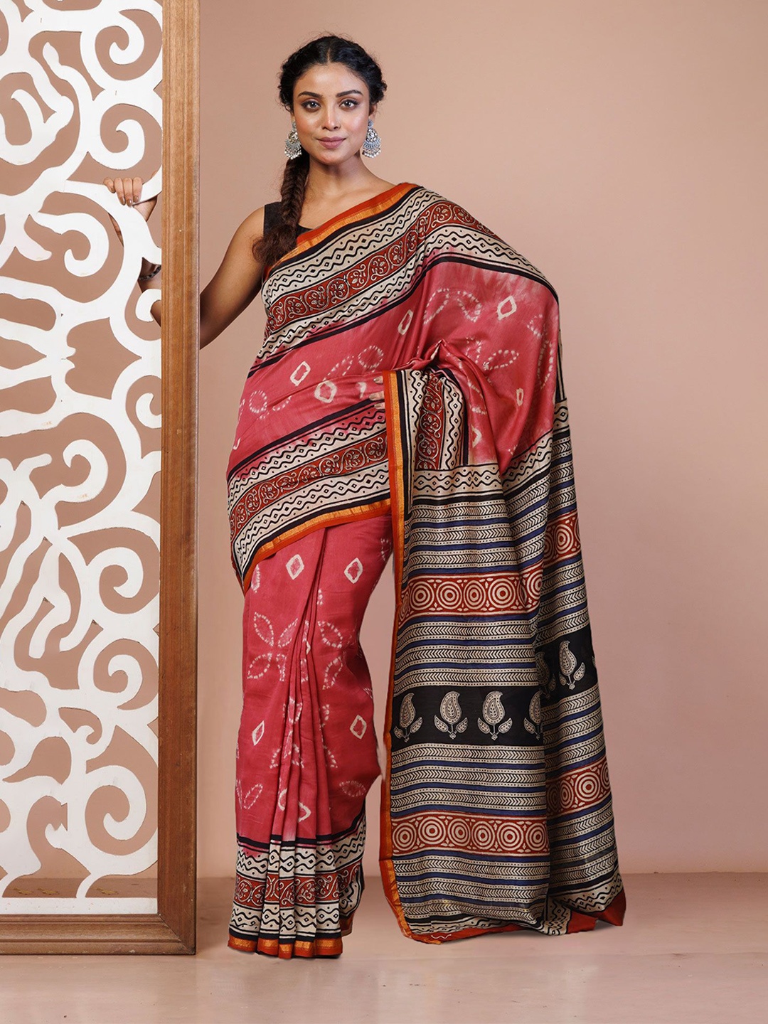 

Unnati Silks Ethnic Motifs Zari Handloom Chanderi Saree, Red