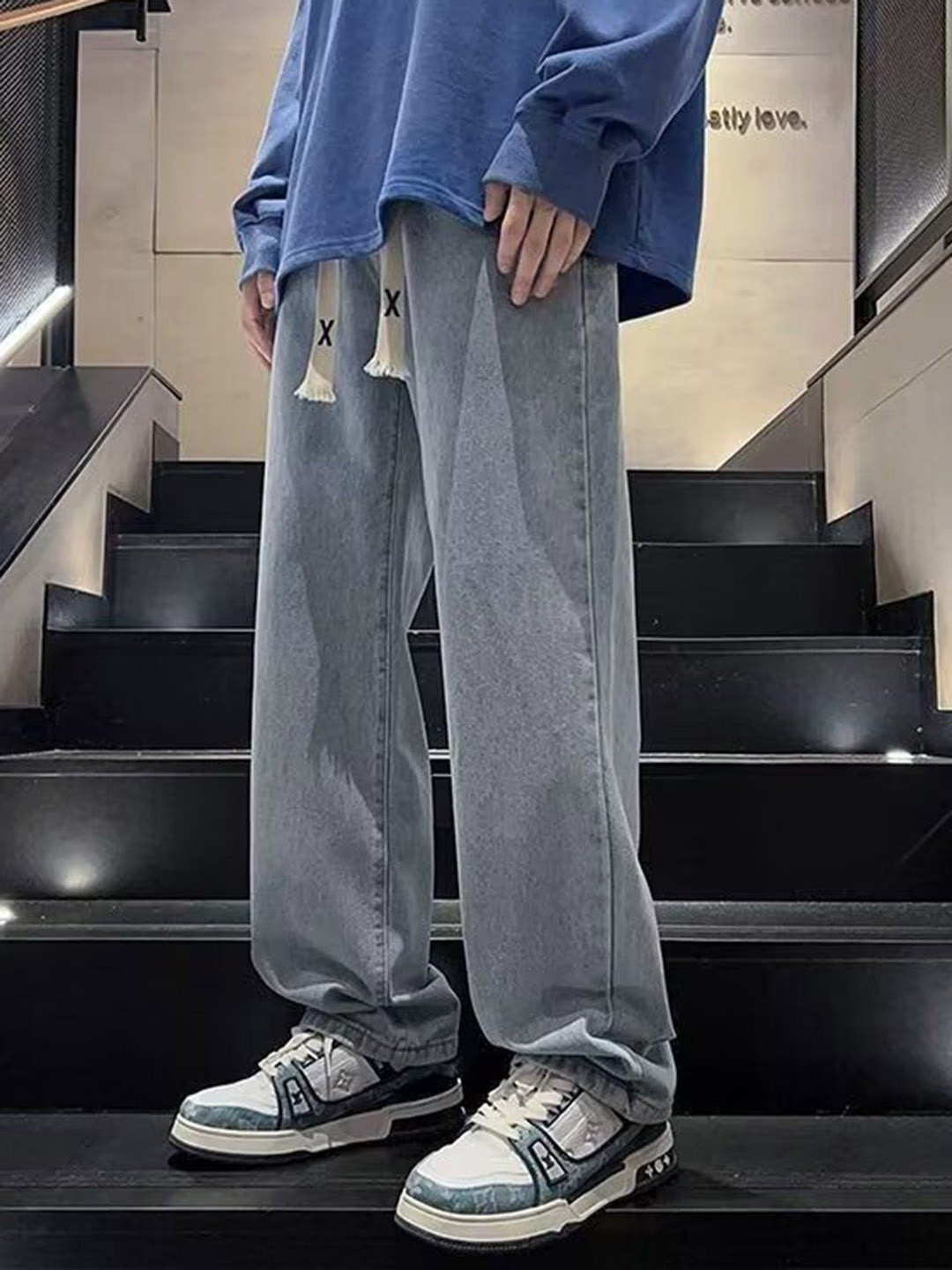 

StyleCast Men Relaxed Fit Low-Rise Light Fade Jeans, Blue