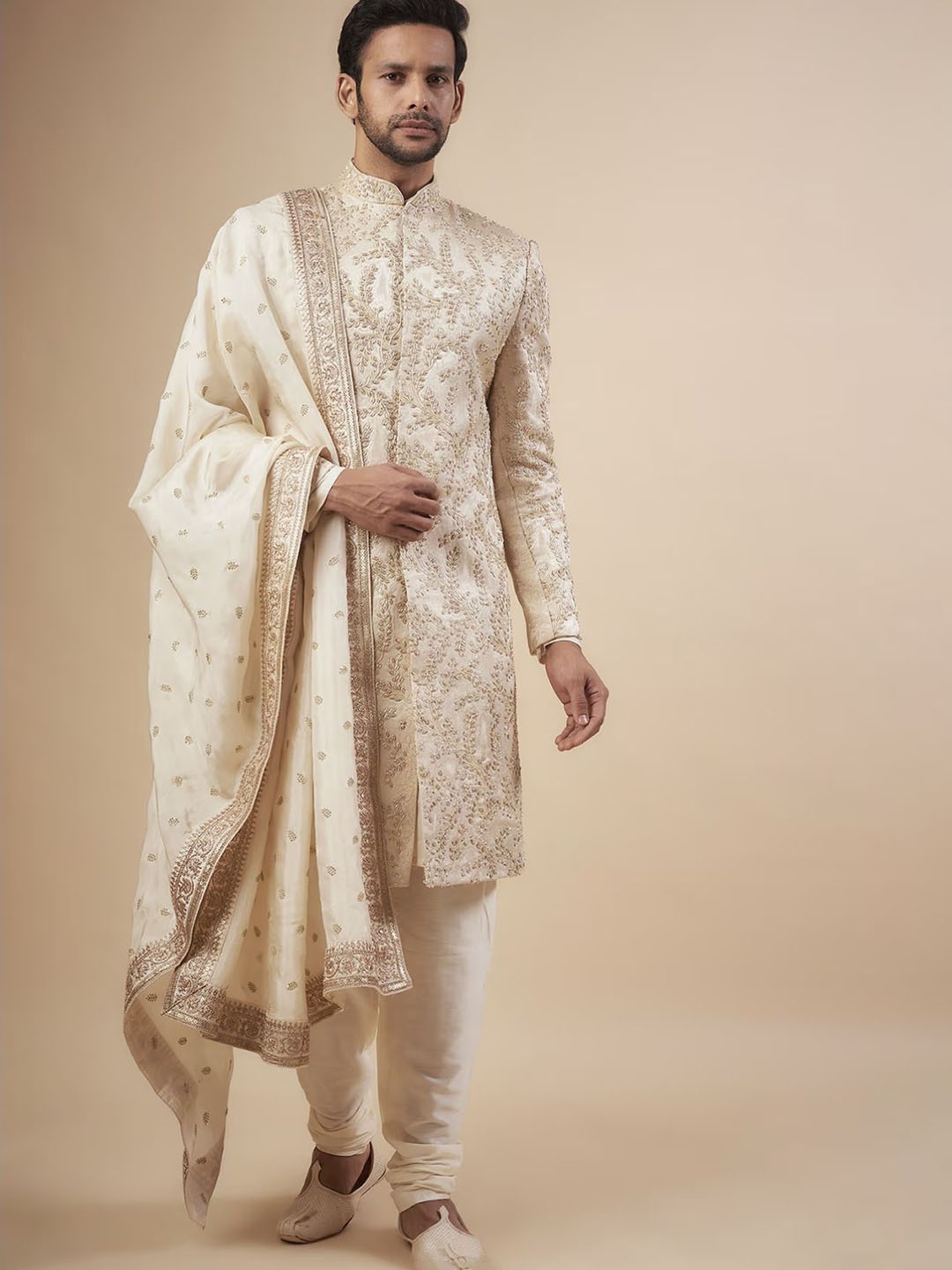 

sven suits Embroidered Long Sleeve Sherwani Set With Dupatta, Gold