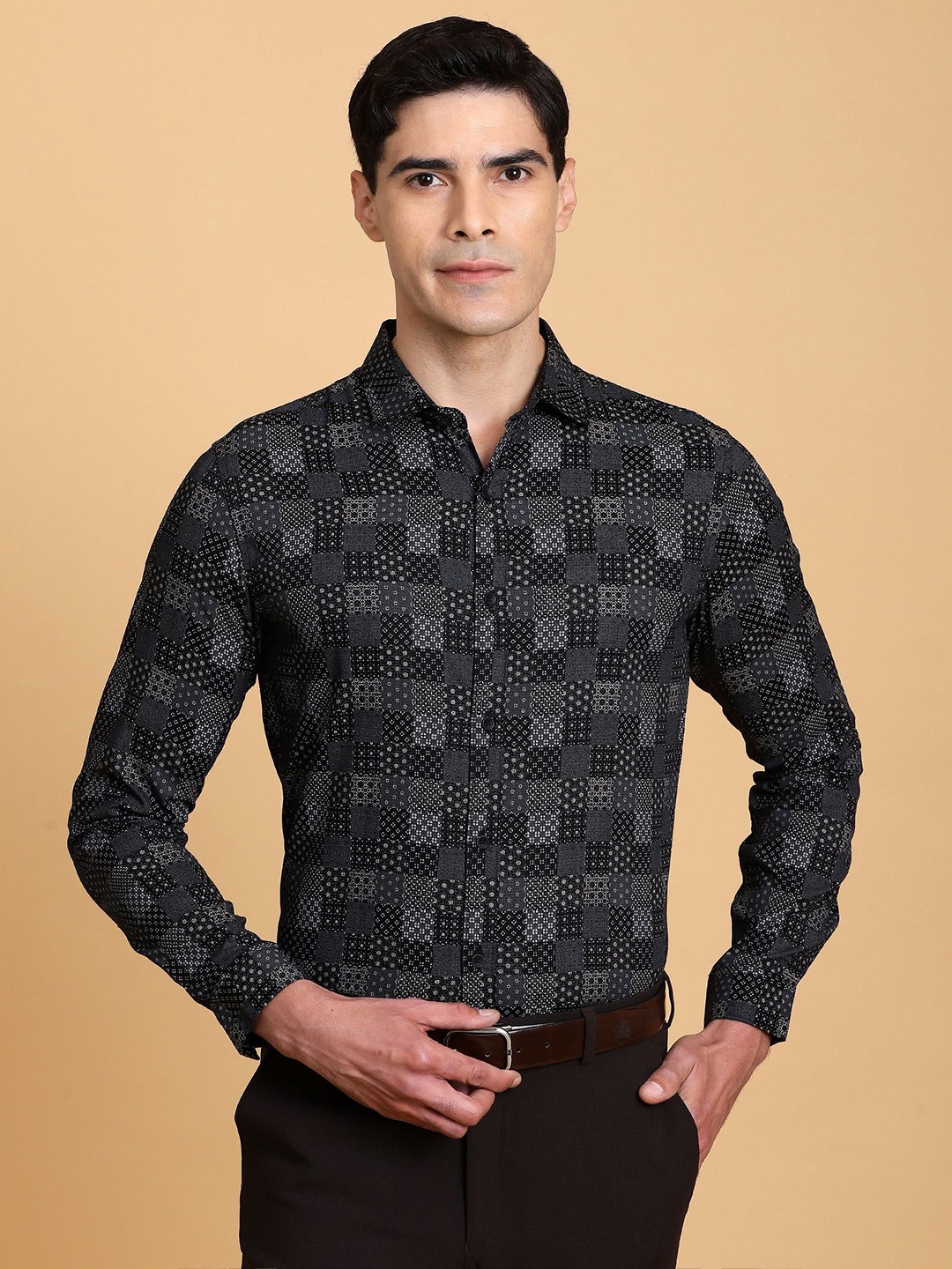 

Gavin Paris Men Classic Opaque Printed Semiformal Shirt, Black