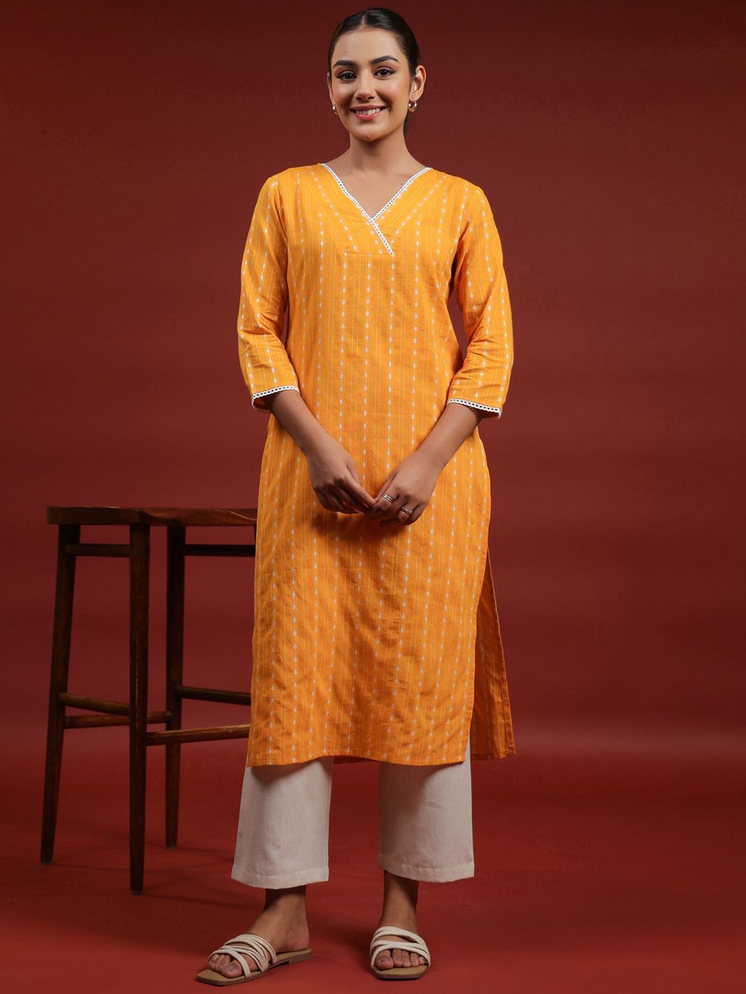 

anayna Women Thread Work Dobby Kurta, Yellow