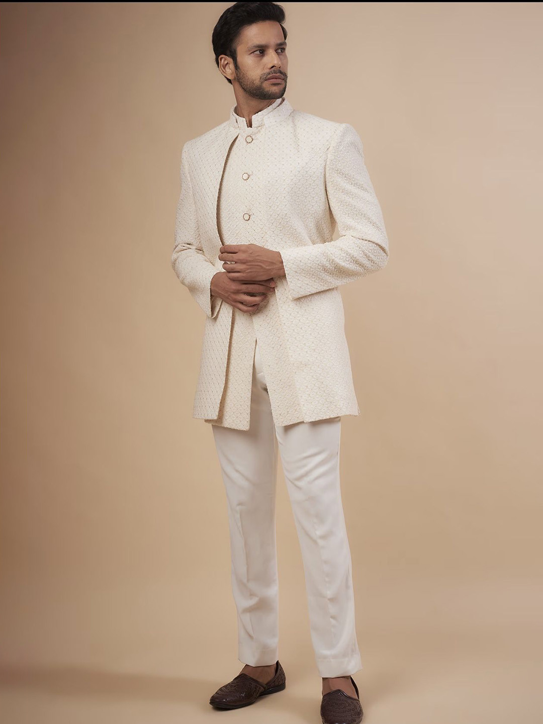 

sven suits Men Embroidered Sherwani Set, Off white