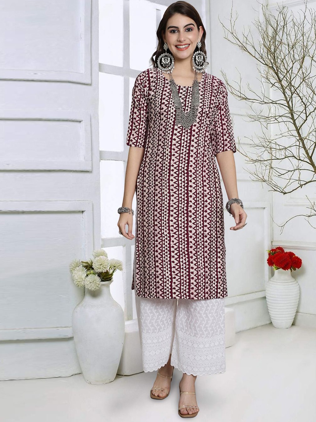 

7Threads Women Geometric Striped Keyhole Neck Thread Work Floral Crepe Kurta, Multi
