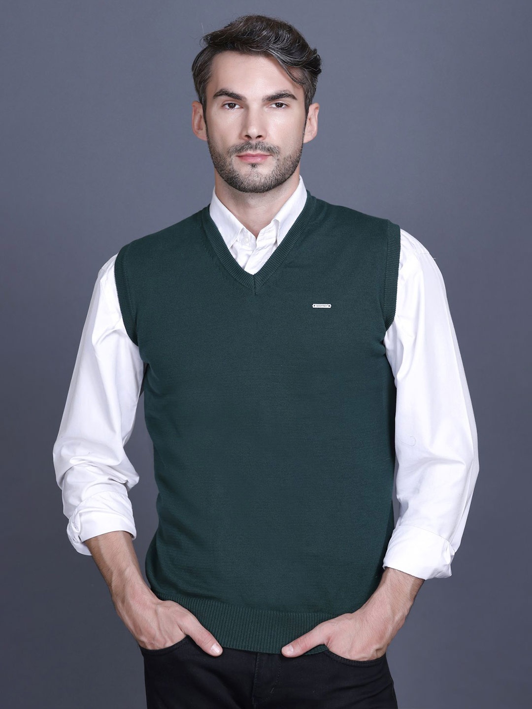 

GODFREY Men Solid Wollen Sweater Vest, Green