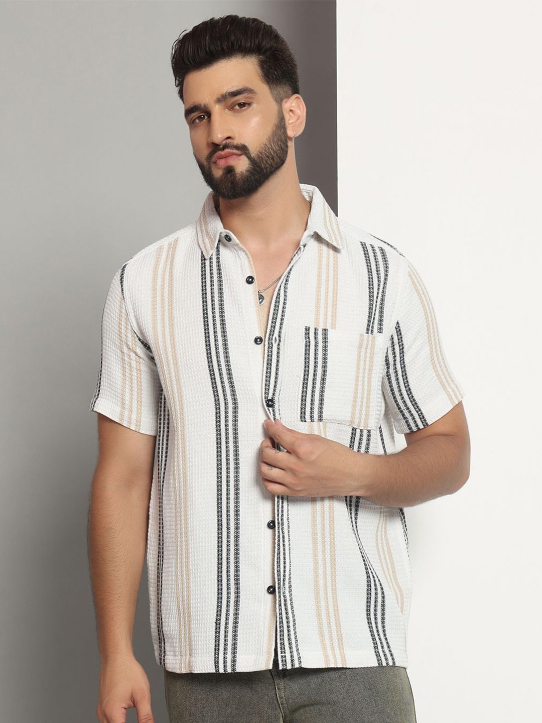 

CHIMPAAANZEE Men Opaque Striped Casual Shirt, White