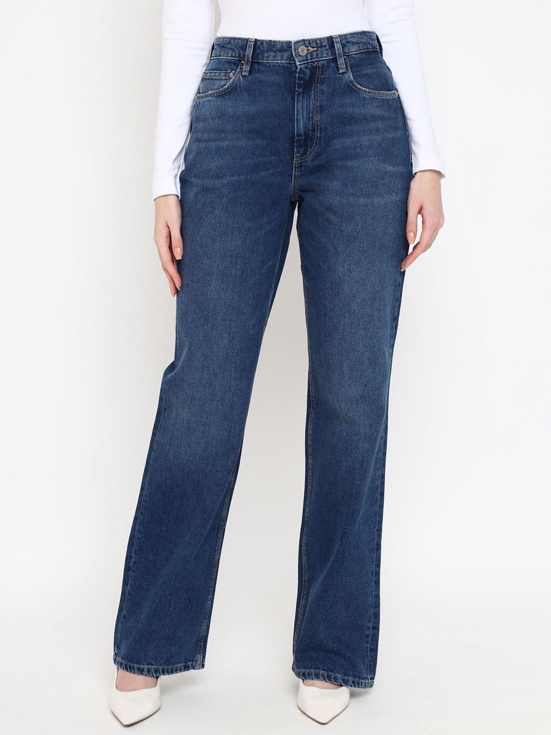 

GUESS Women Bootcut High-Rise Light Fade Jeans, Blue