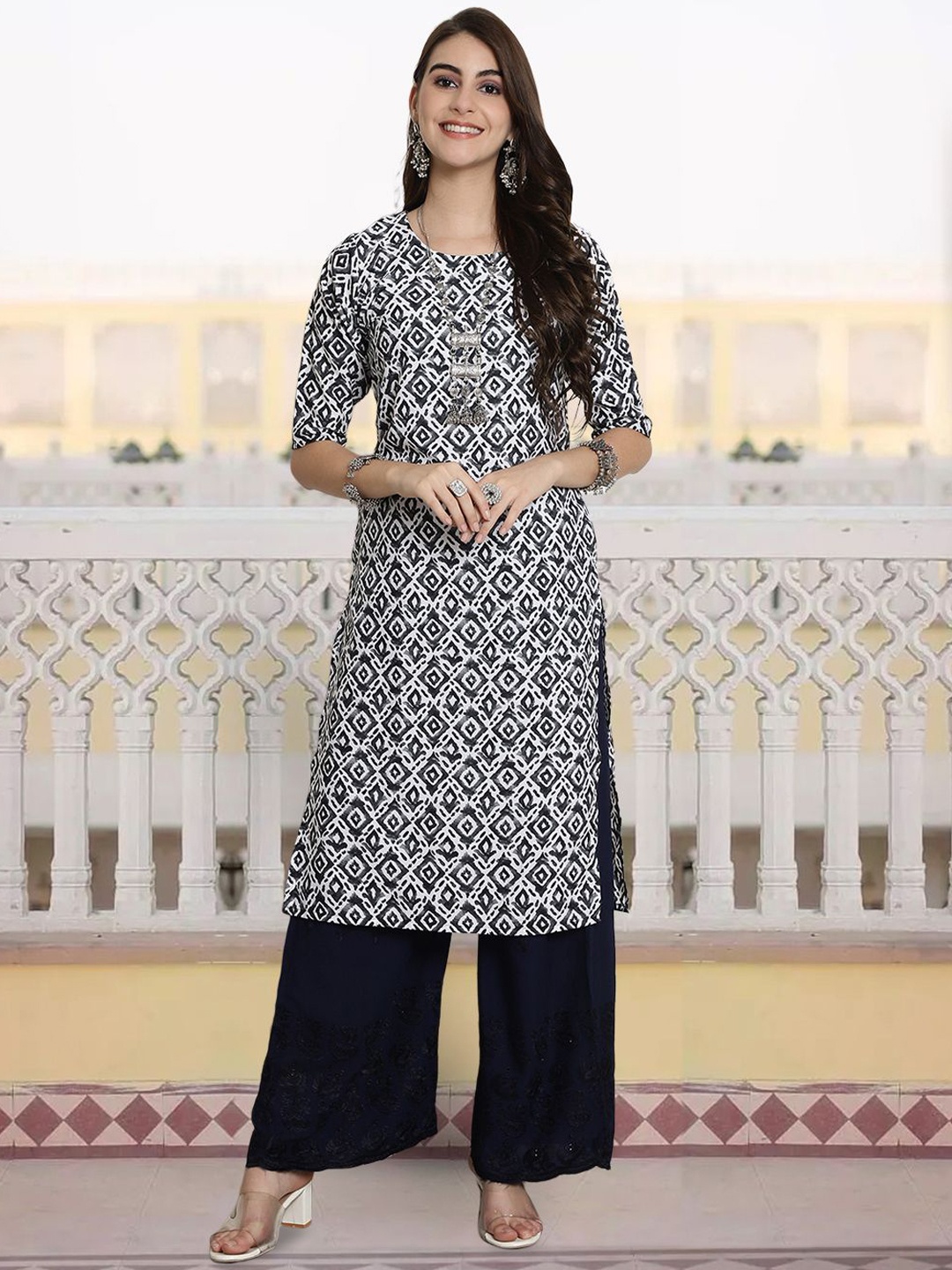 

7Threads Women Ethnic Motifs Printed Sequinned Floral Crepe Kurta, Multi