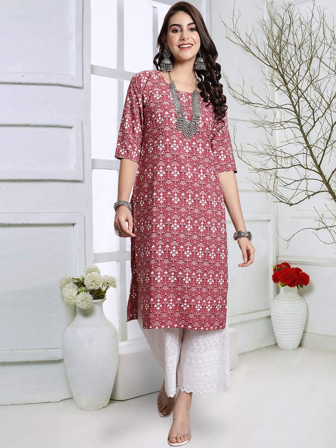 

7Threads Women Embroidered Sequinned Floral Crepe Kurta, Multi