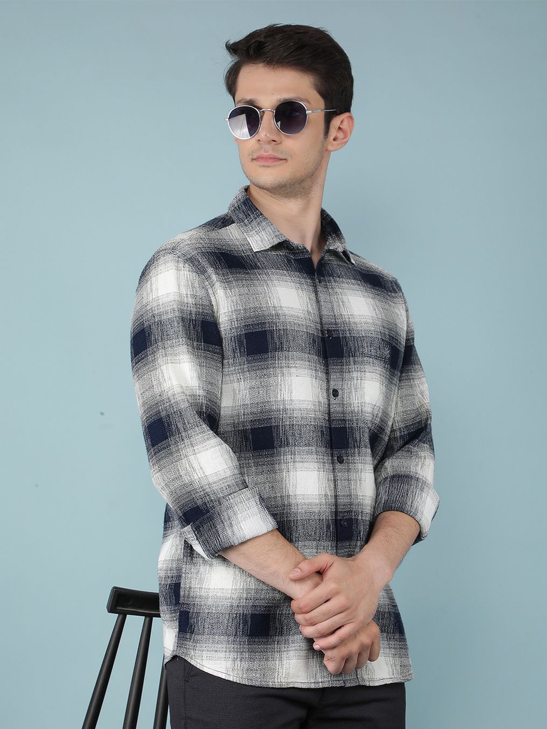 

Crimsoune Club Men Classic Slim Fit Opaque Checked Casual Shirt, Navy blue