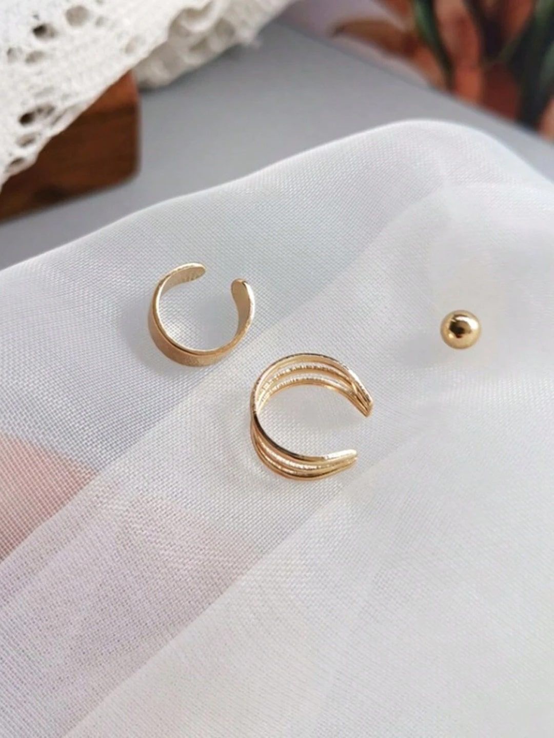 

KRENOZ Classic Studs Earrings, Gold