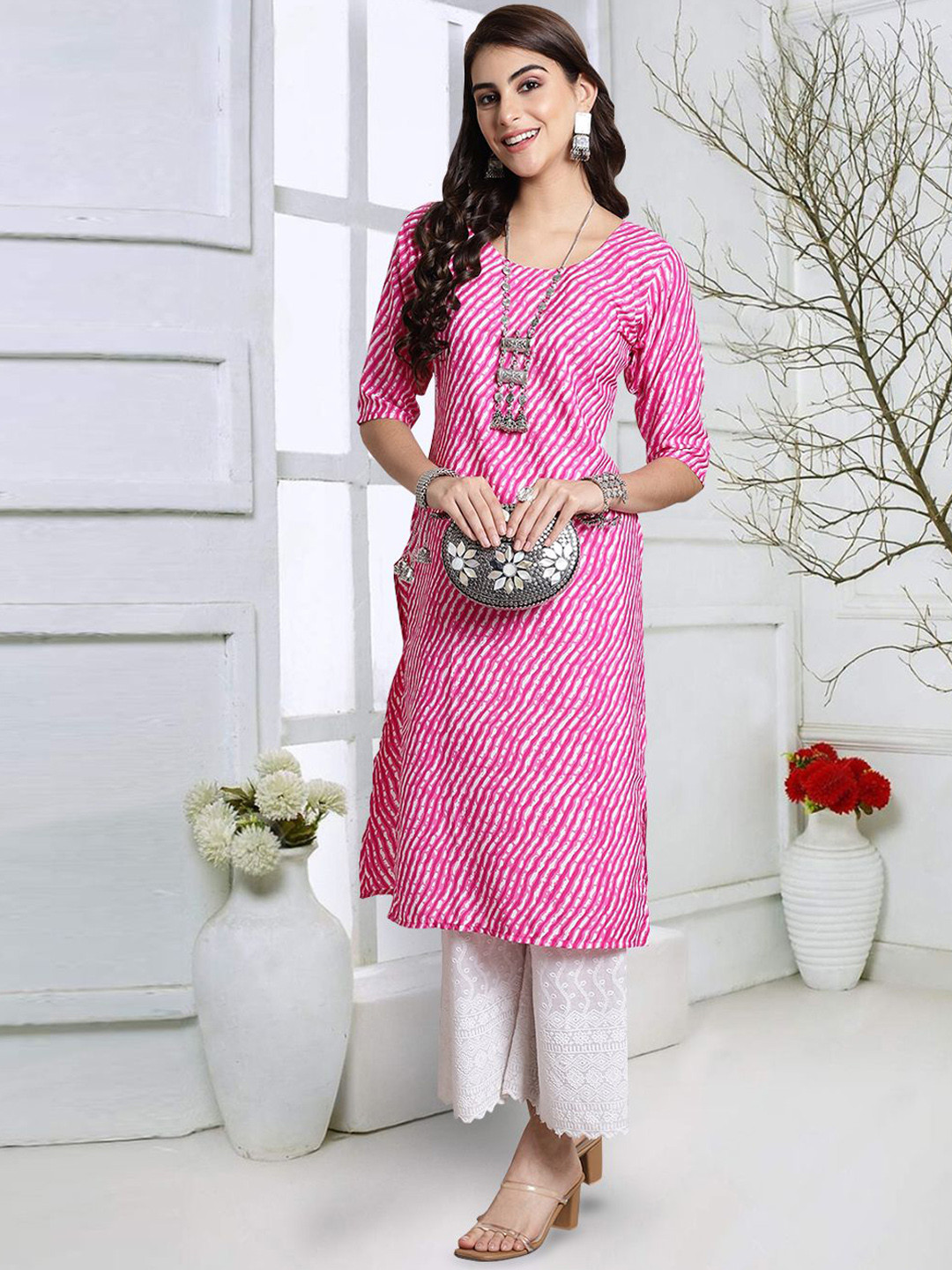 

7Threads Women Geometric Floral Crepe Kurta, Multi