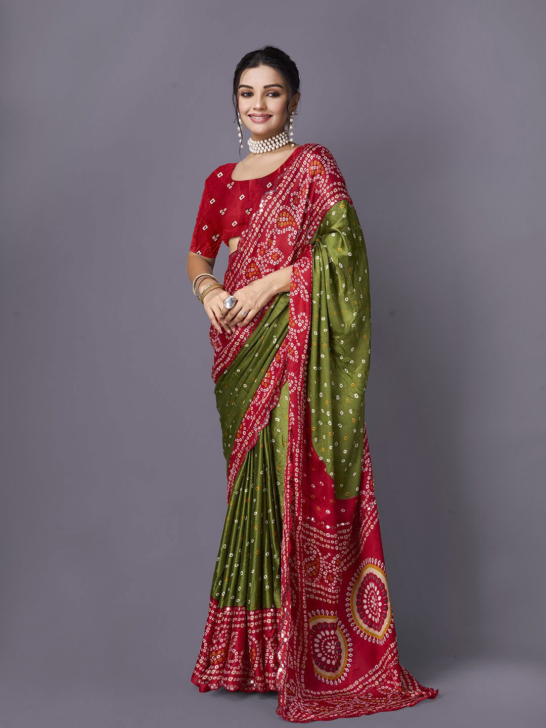

NIRMAL CREATION Bandhani Mirror Work Bordered Saree, Green