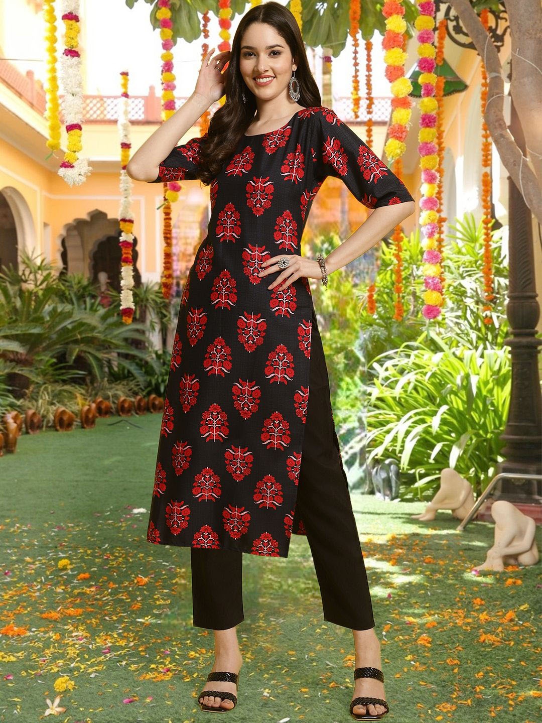 

7Threads Ethnic Motifs Printed Round Neck Straight Kurta, Black