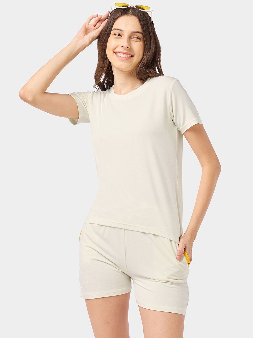 

bummer Women T-Shirt & Shorts Night suit, Off white