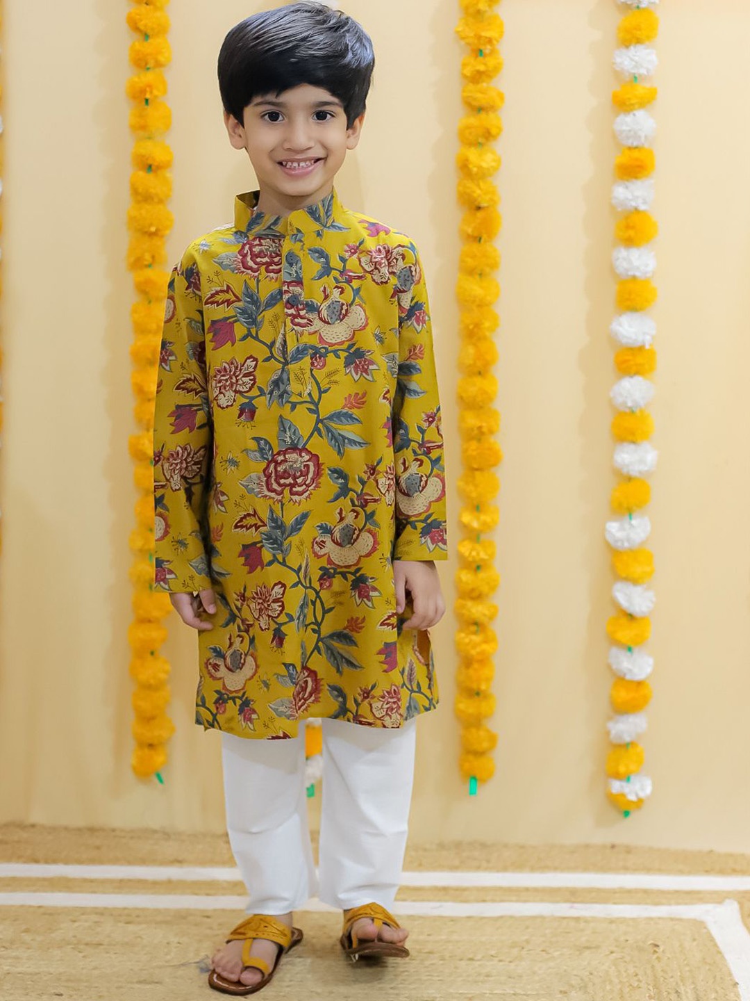 

UNBIND Boys Floral Printed Mandarin Collar Pure Cotton Straight Kurta with Pyjamas, Mustard