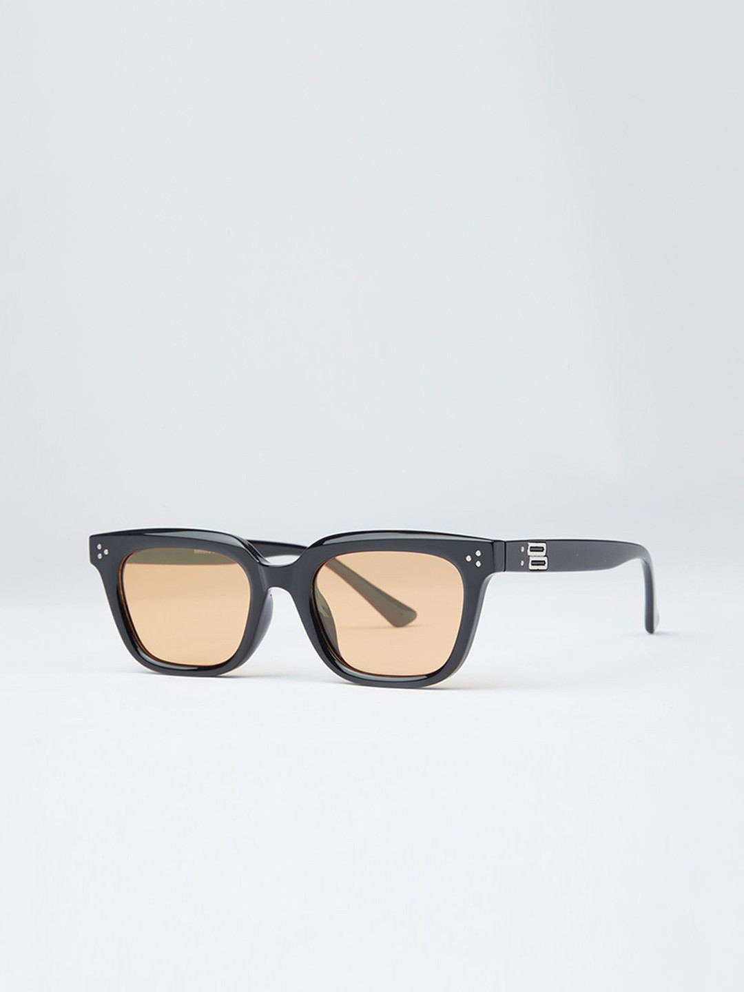 

Banana Club Unisex Square Sunglasses BVP9529-Golden Glow, Yellow