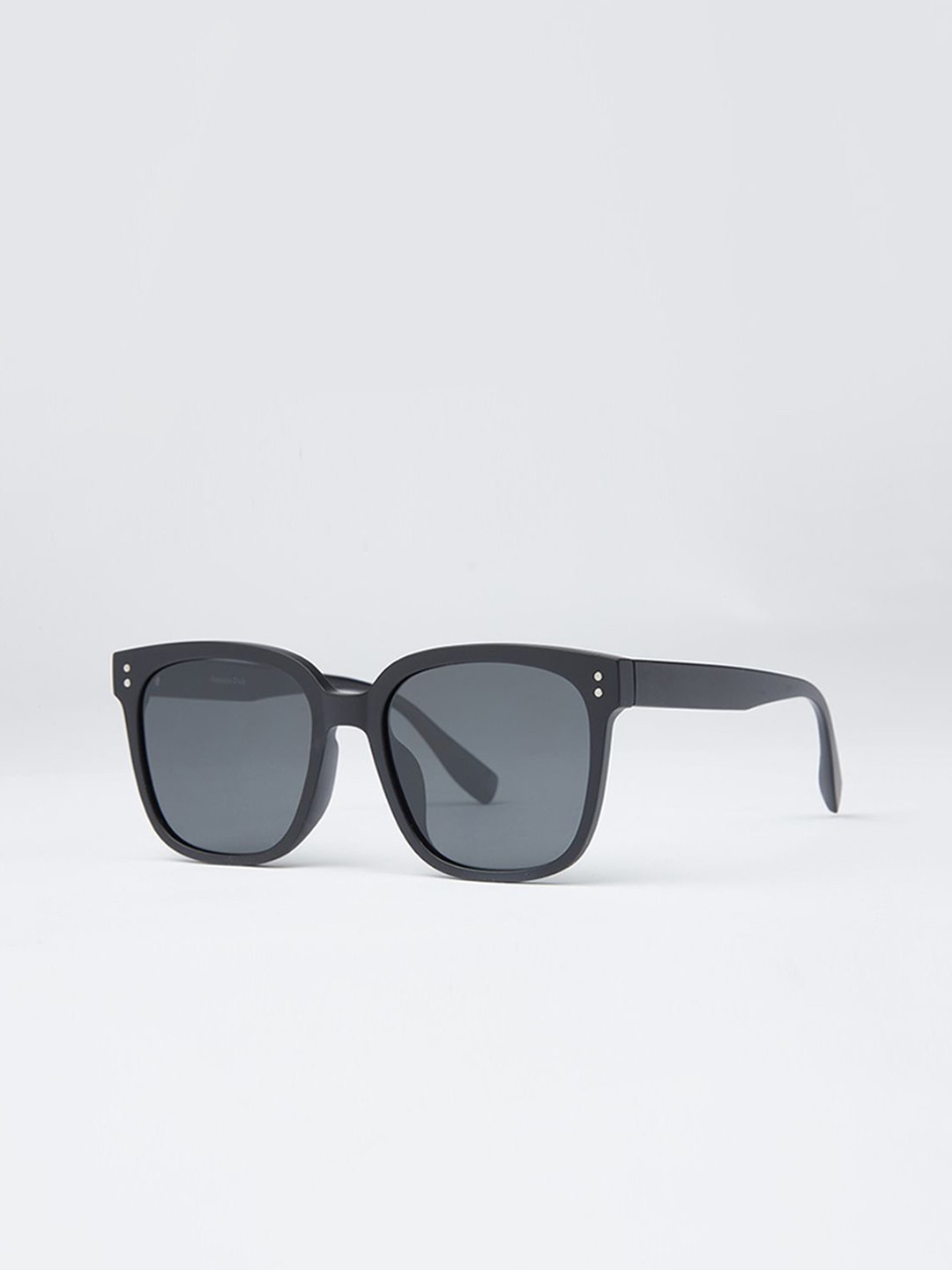 

Banana Club Unisex Square Sunglasses BVP9528, Black