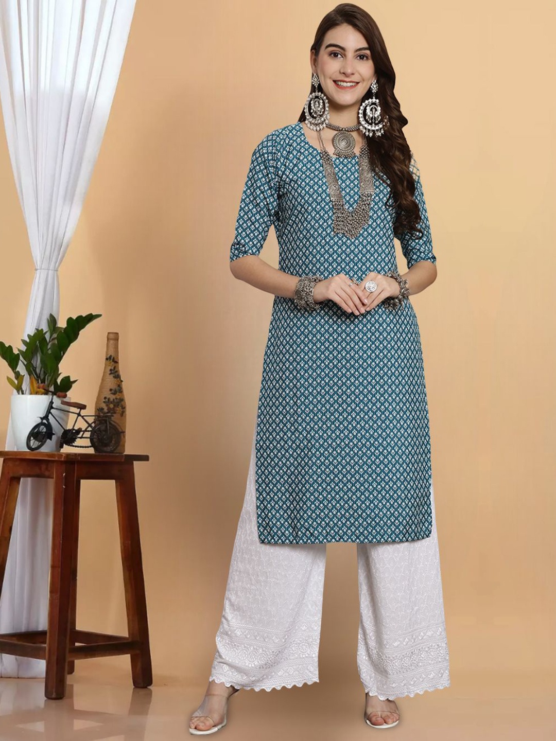 

7Threads Floral Printed Round Neck Straight Kurta, Blue