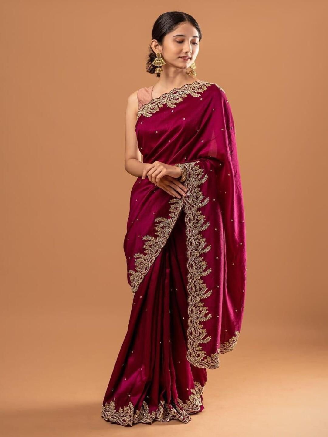 

SANJANA SILK Floral Sequinned Pure Silk Saree, Magenta