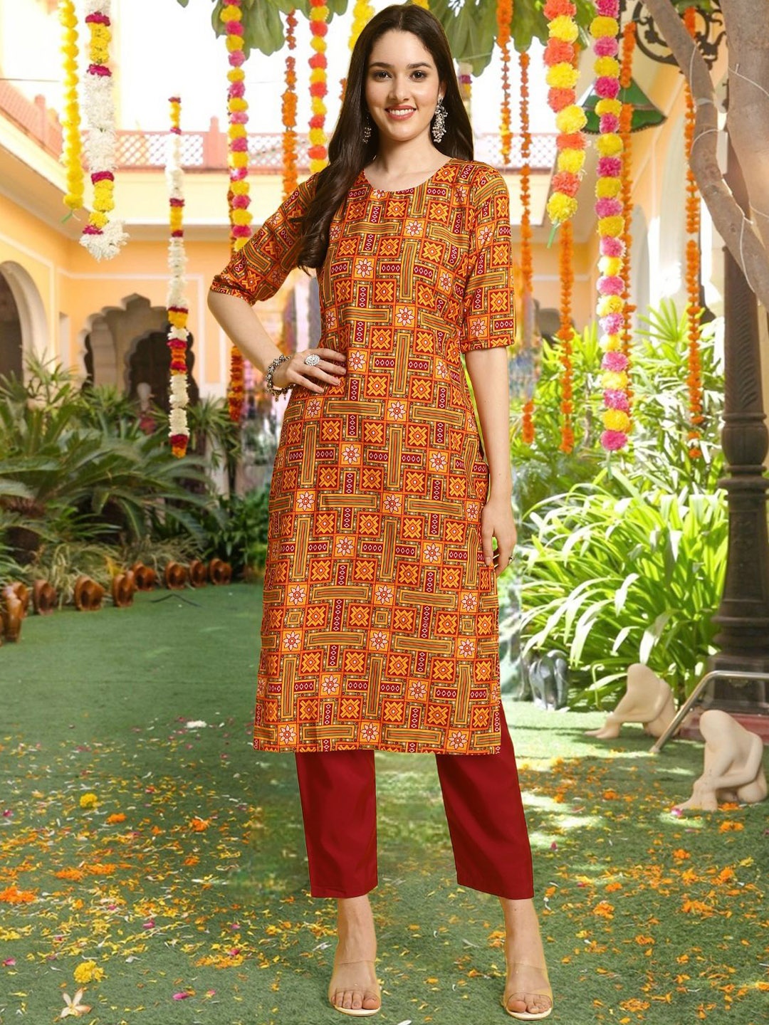 

7Threads Geometric Printed Round Neck Straight Kurta, Red