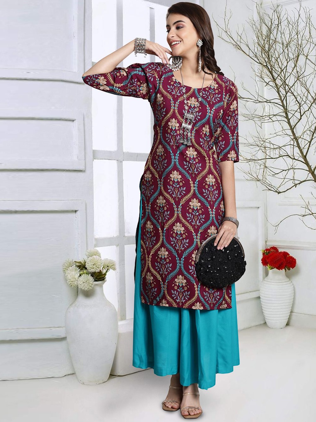 

7Threads Floral Printed Round Neck Straight Kurta, Maroon