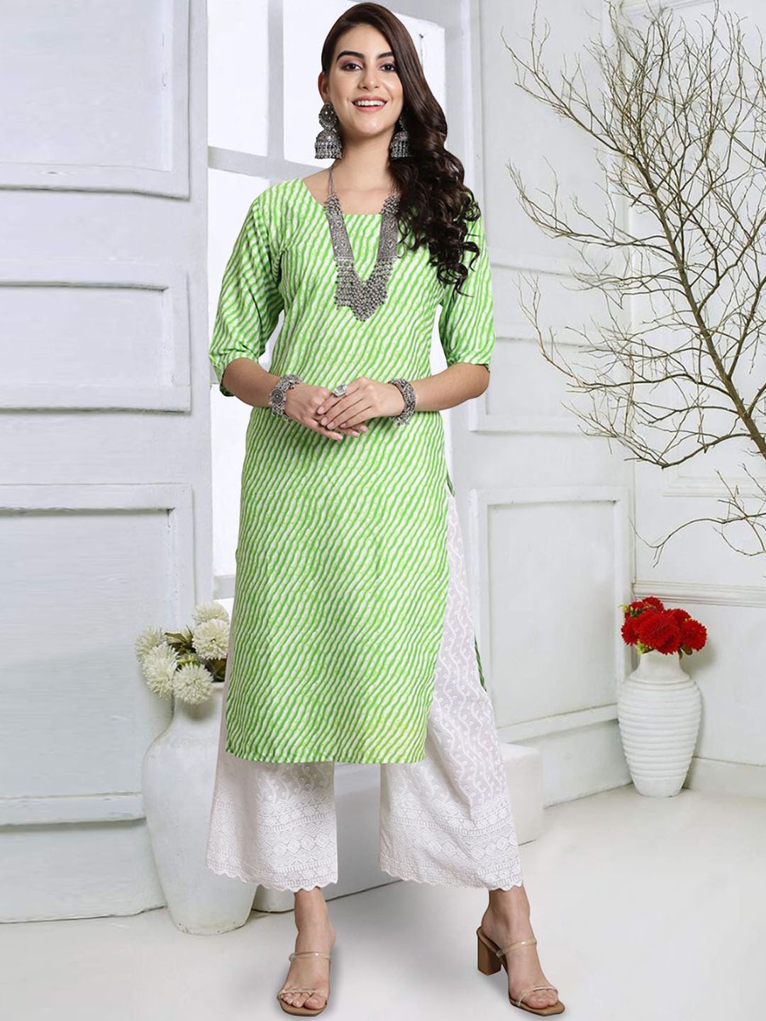

7Threads Women Geometric Printed Thread Work Floral Crepe Kurta, Multi