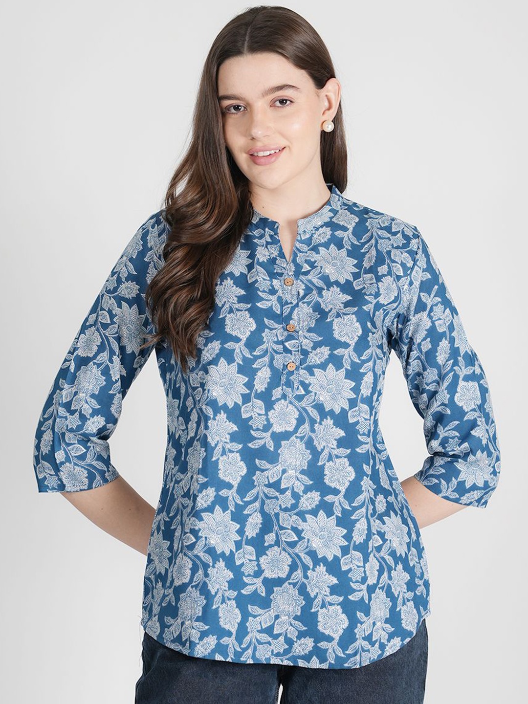 

Style Shoes Floral Printed Pure Cotton Kurti, Blue