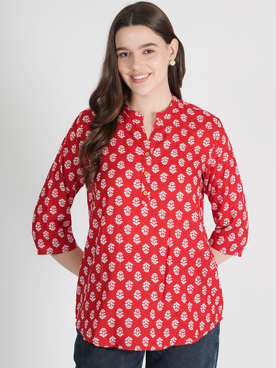 

Style Shoes Floral Printed Pure Cotton Kurti, Red