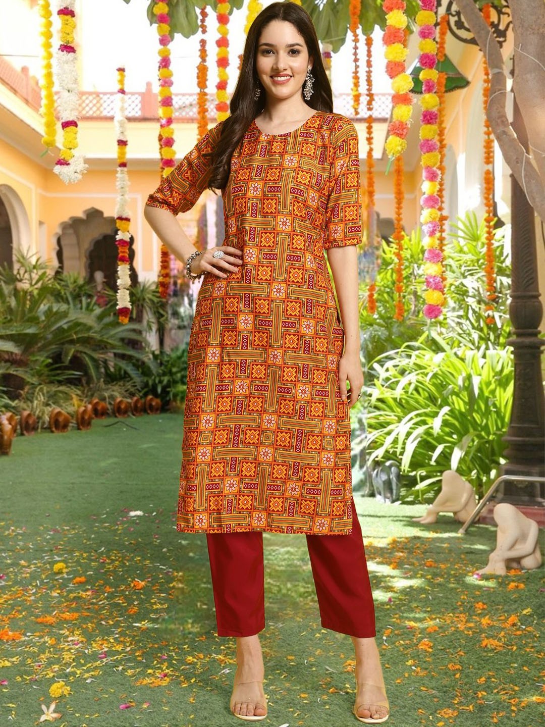 

7Threads Floral Printed Round Neck Crepe Straight Kurta, Orange