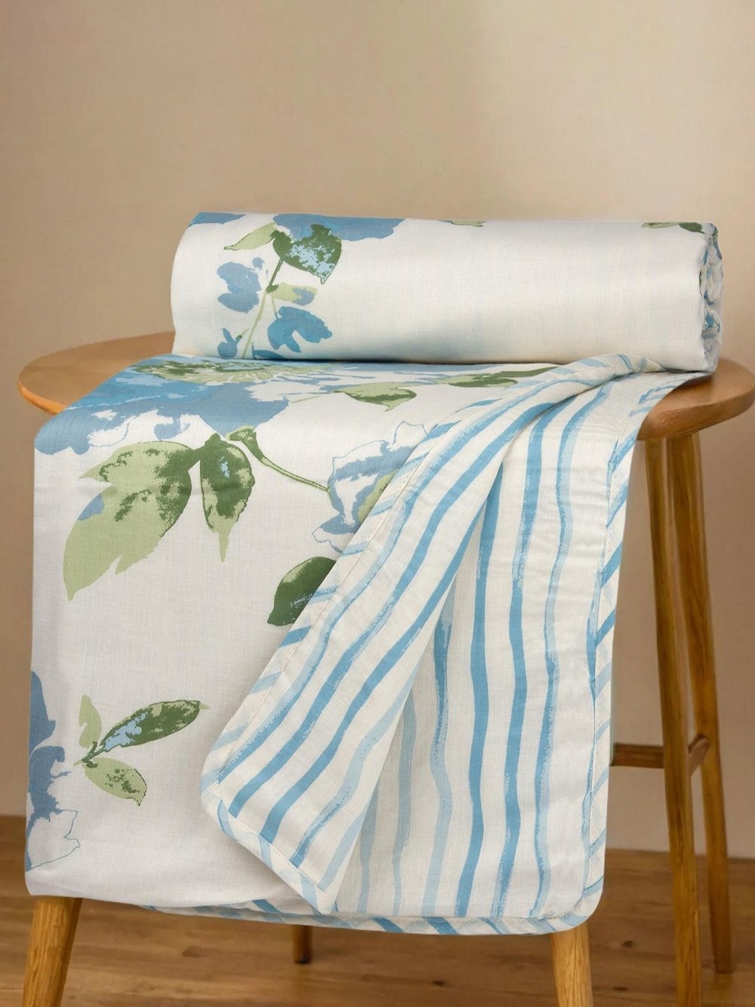 

Huesland White & Blue Floral Printed Pure Cotton Reversible AC Room Single Bed Dohar