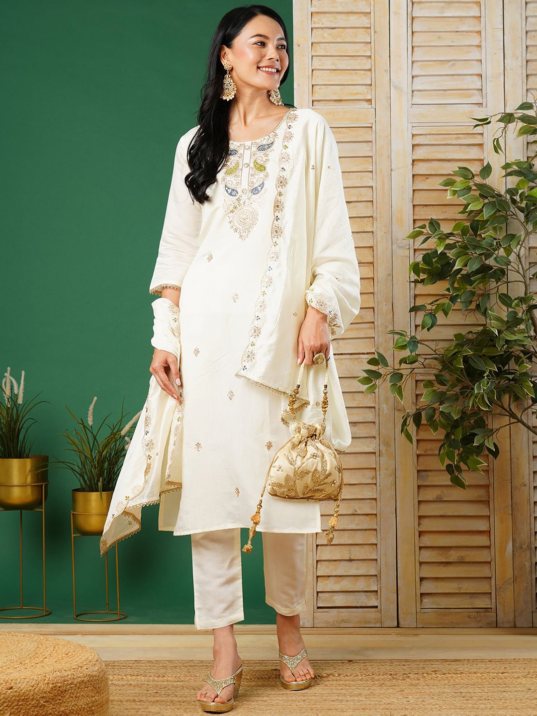 

CARTYSHOP Plus Size Floral Embroidered Regular Zari Straight Kurta with Salwar & Dupatta, Beige