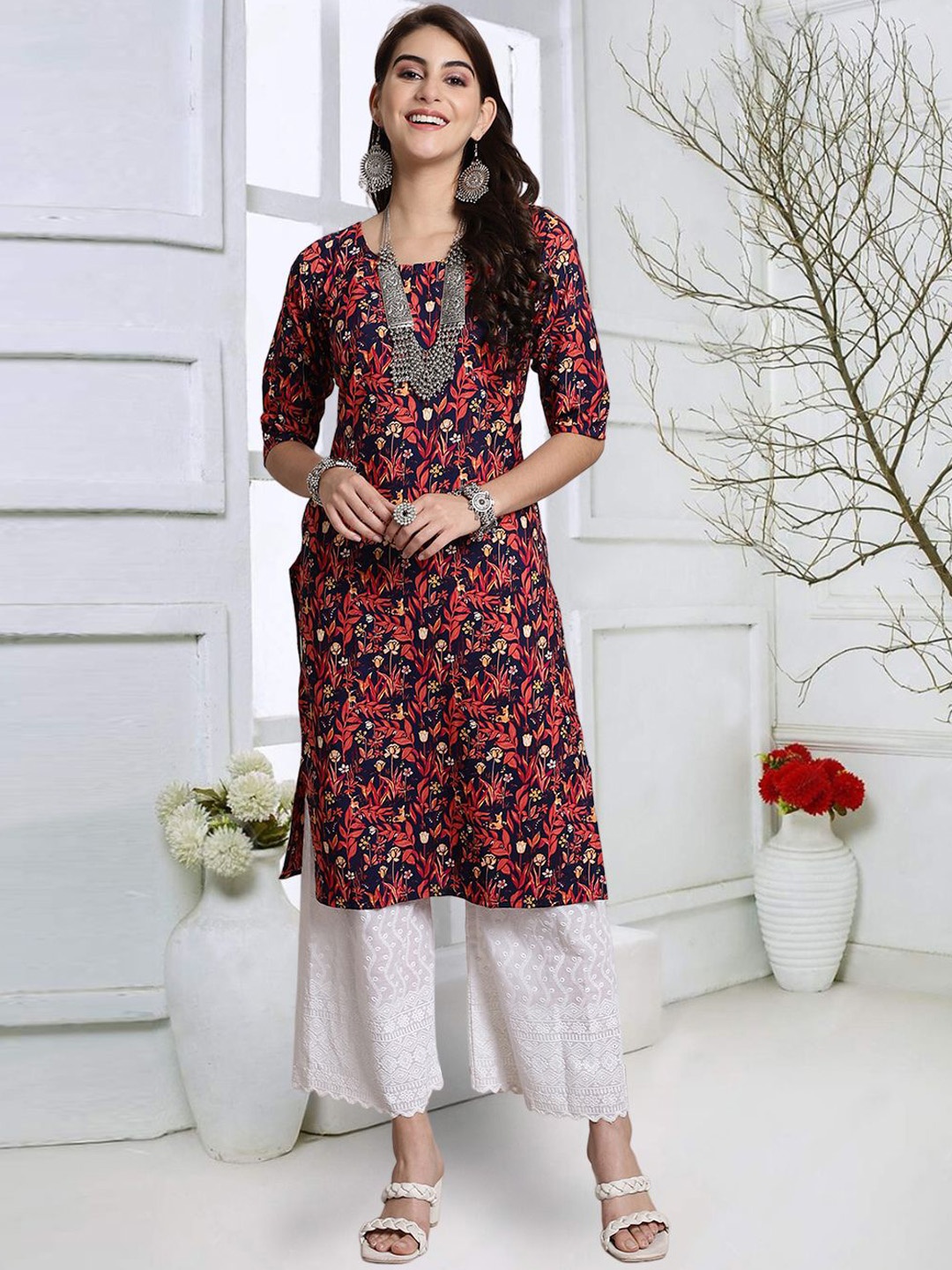 

7Threads Floral Printed Round Neck Straight Kurta, Navy blue