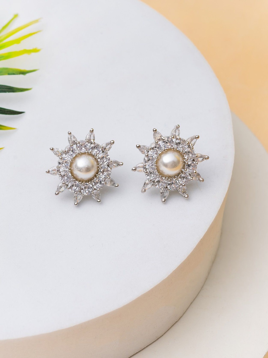 

PUTSTYLE Sparkling Silver-Plated American Diamond Studded & Pearl Studs