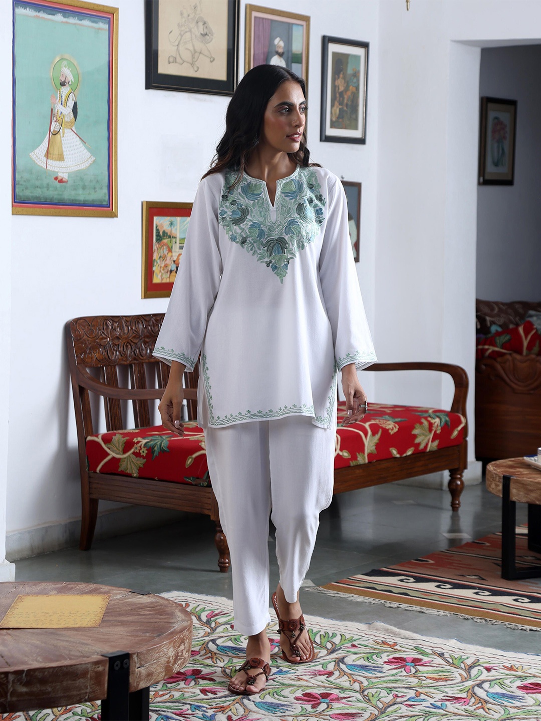 

House of Chikankari Floral Embroidered Notch Neck Cotton Straight Kurti, White